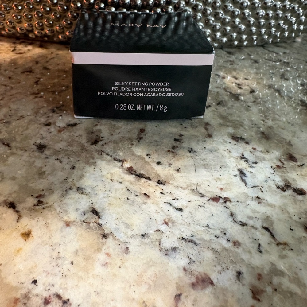 Light-Med Bronze MK Silky Setting Powder